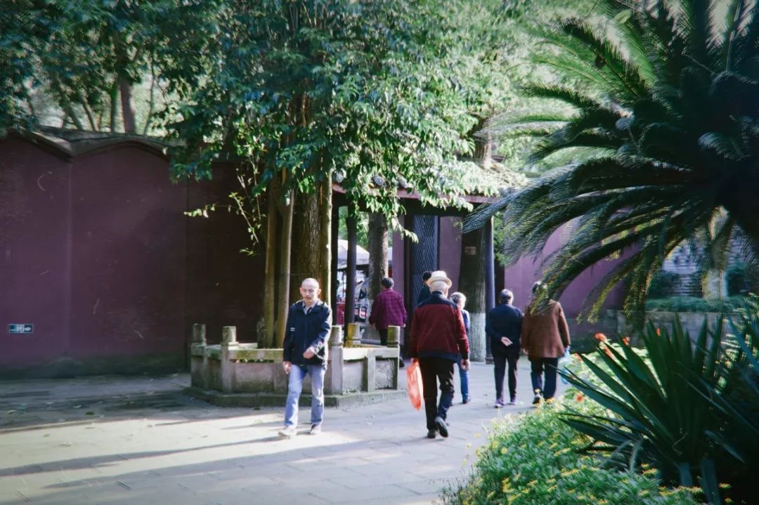 张杰老家在成都新都区新繁镇哪里,新都离新繁多少公里