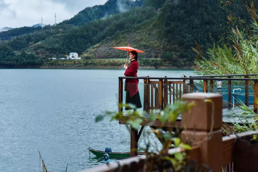 C位出道的千岛湖绝版亲水民宿！要把千岛湖最美的景装进房间……