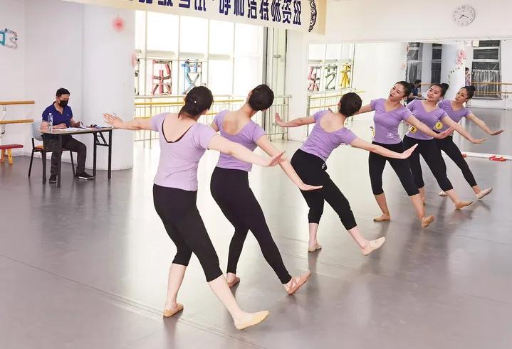 高歌曼舞,高歌舞蹈培训班