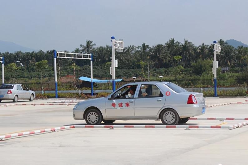 考科目二好几次没过,科目二考了好几次可以退多少学费