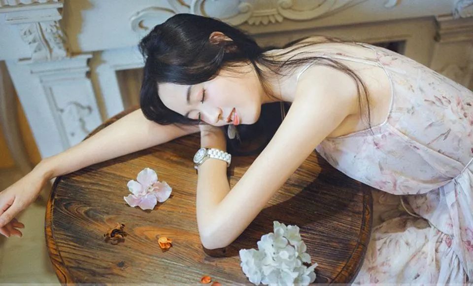 瑜伽减手臂拜拜肉最有效的动作,瑜伽中哪个体式可以改善内脏下垂