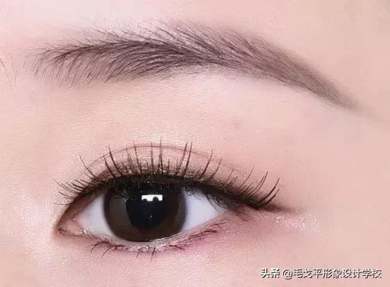 画眼线小技巧一看就会,画眼线一步一步教程