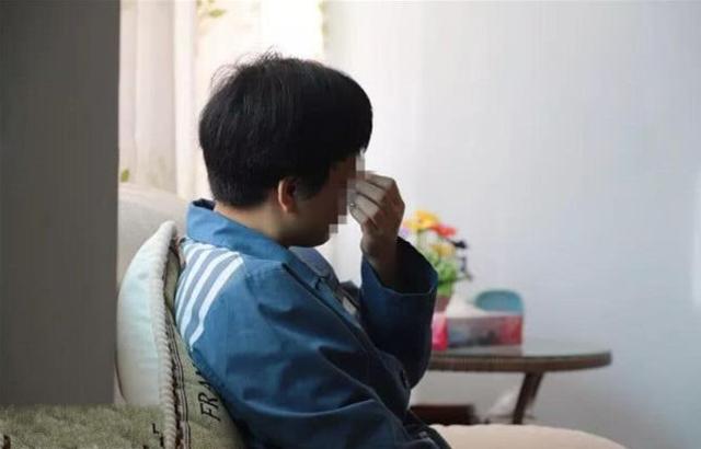 15岁儿子不与母亲分床睡,孩子15岁了还不愿意分床睡怎么办