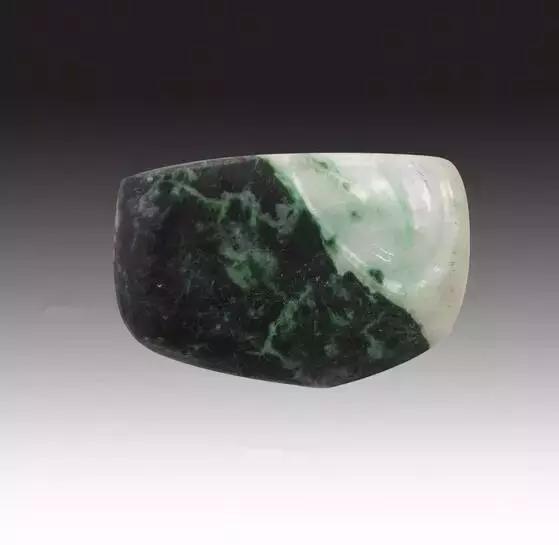 见惯了宝玉石，它的原石长啥样？有些毫不起眼，捡到千万别丢……