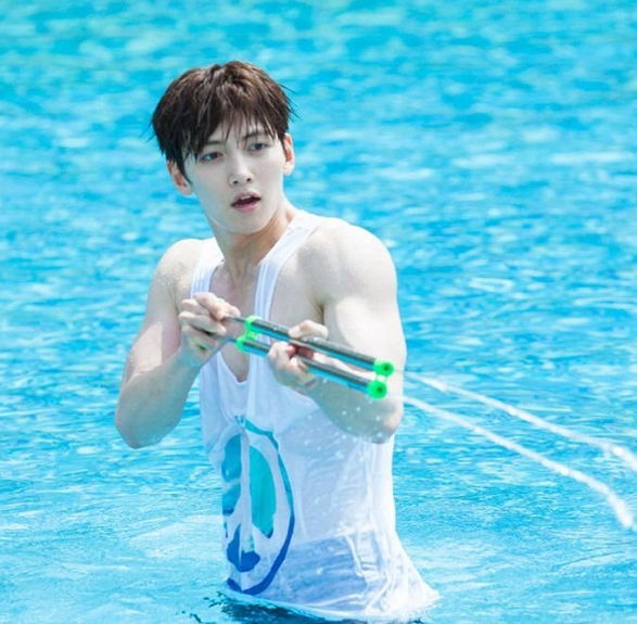 池昌旭代言手机,池昌旭代言羽绒服