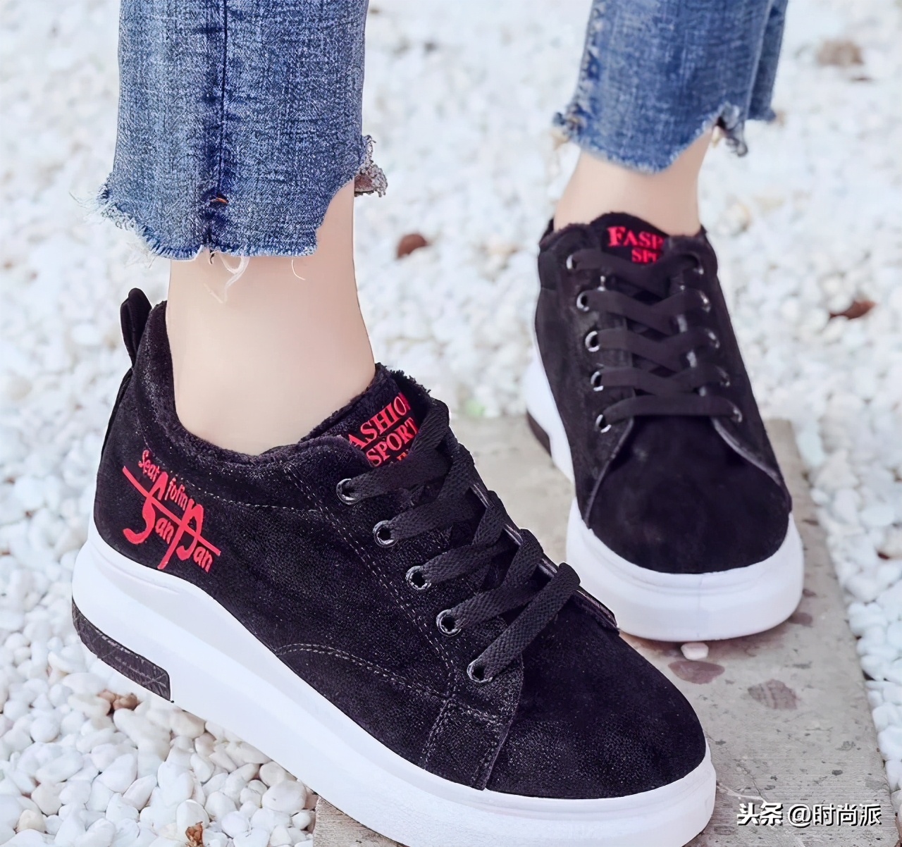 女人再怕冷，也不要穿皮靴，穿这款女鞋+暖暖裤，秋冬天也很美