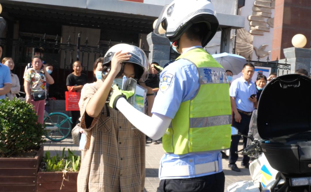 直击中考现场追梦的少年们加油,直击2023高考现场山西太原直播