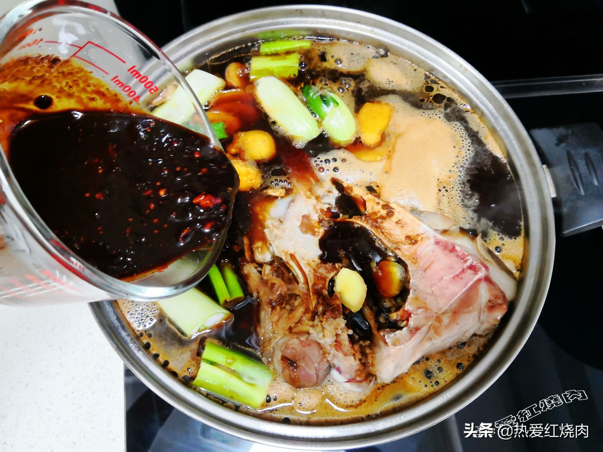 过年桌上的大猪头,过年的大猪头