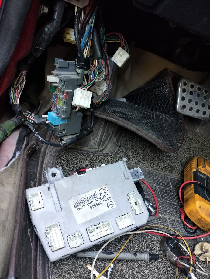 马自达cx4遥控器可以开锁不能上锁,05款马自达6自动落锁功能如何开启