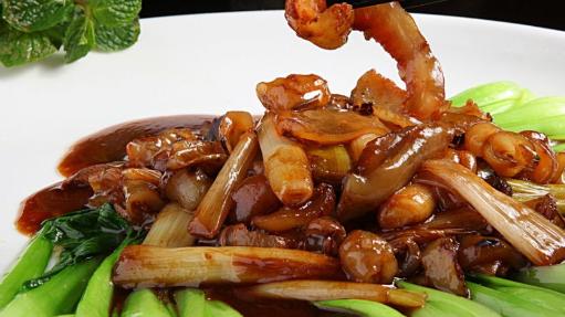 鲁菜葱烧海参正宗做法,经典鲁菜葱烧海参家常版做法简单