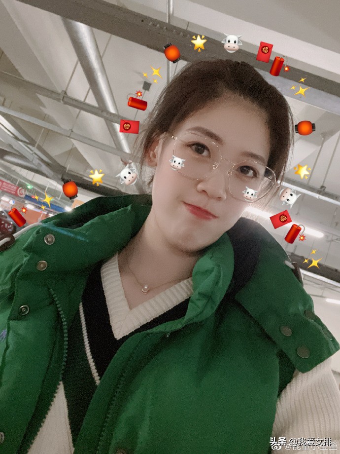 中国女排最新全家福,中国女排郑益昕美照