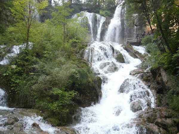 成都九寨沟几月份去好,九寨沟和稻城几月份去
