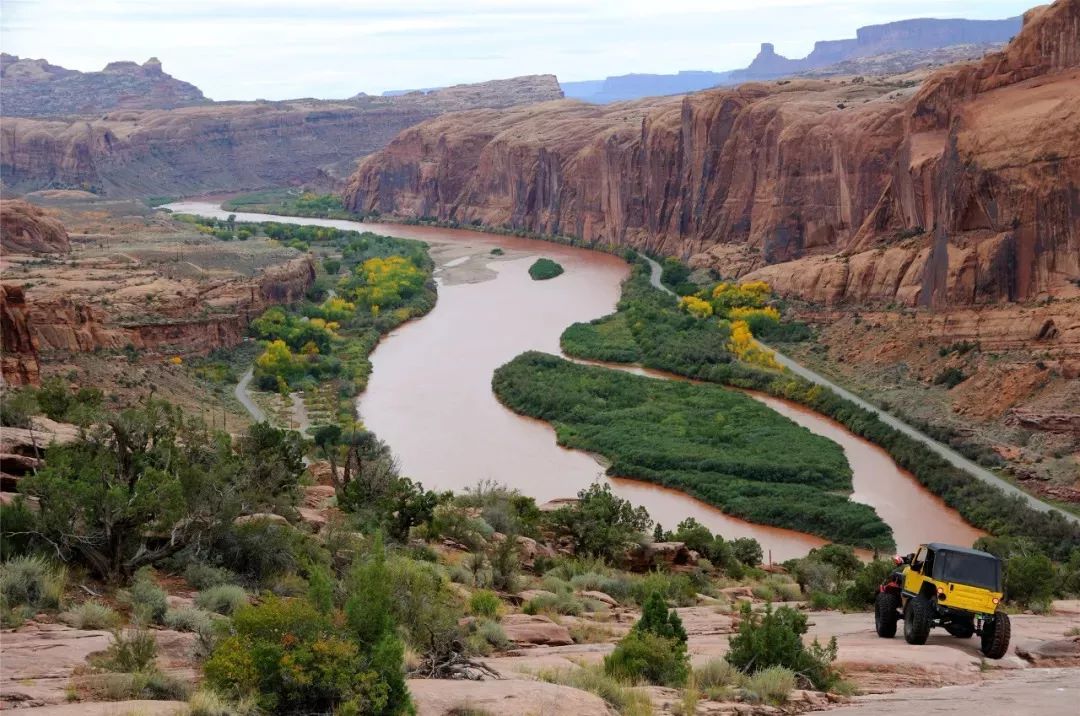 探路者鞋子能登山吗,爬山装备五月