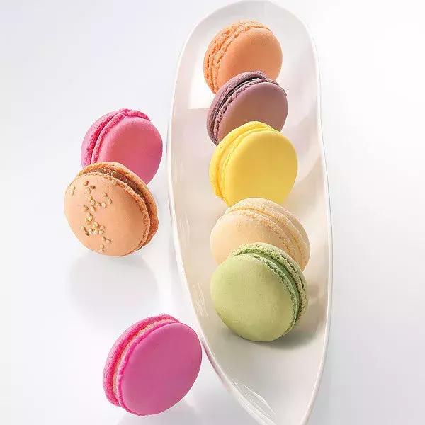 有颜色的马卡龙怎么做,如何做出简单的马卡龙