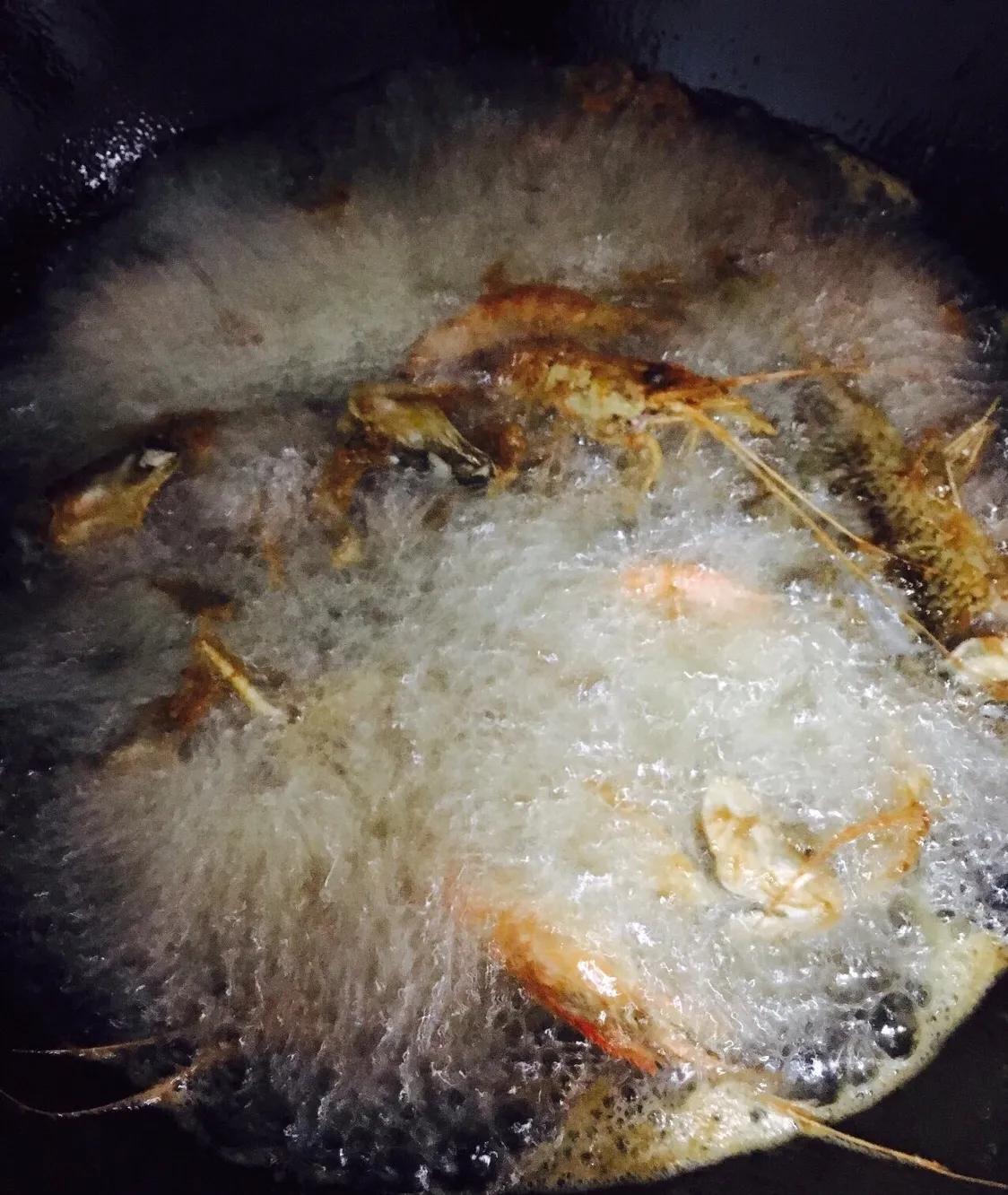 微距离魔幻厨房‘魔幻君’教你如何做红烧杂鱼