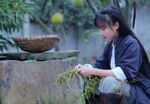 李佳琦直播能挣多少钱,李佳琦谈直播行业怎么样