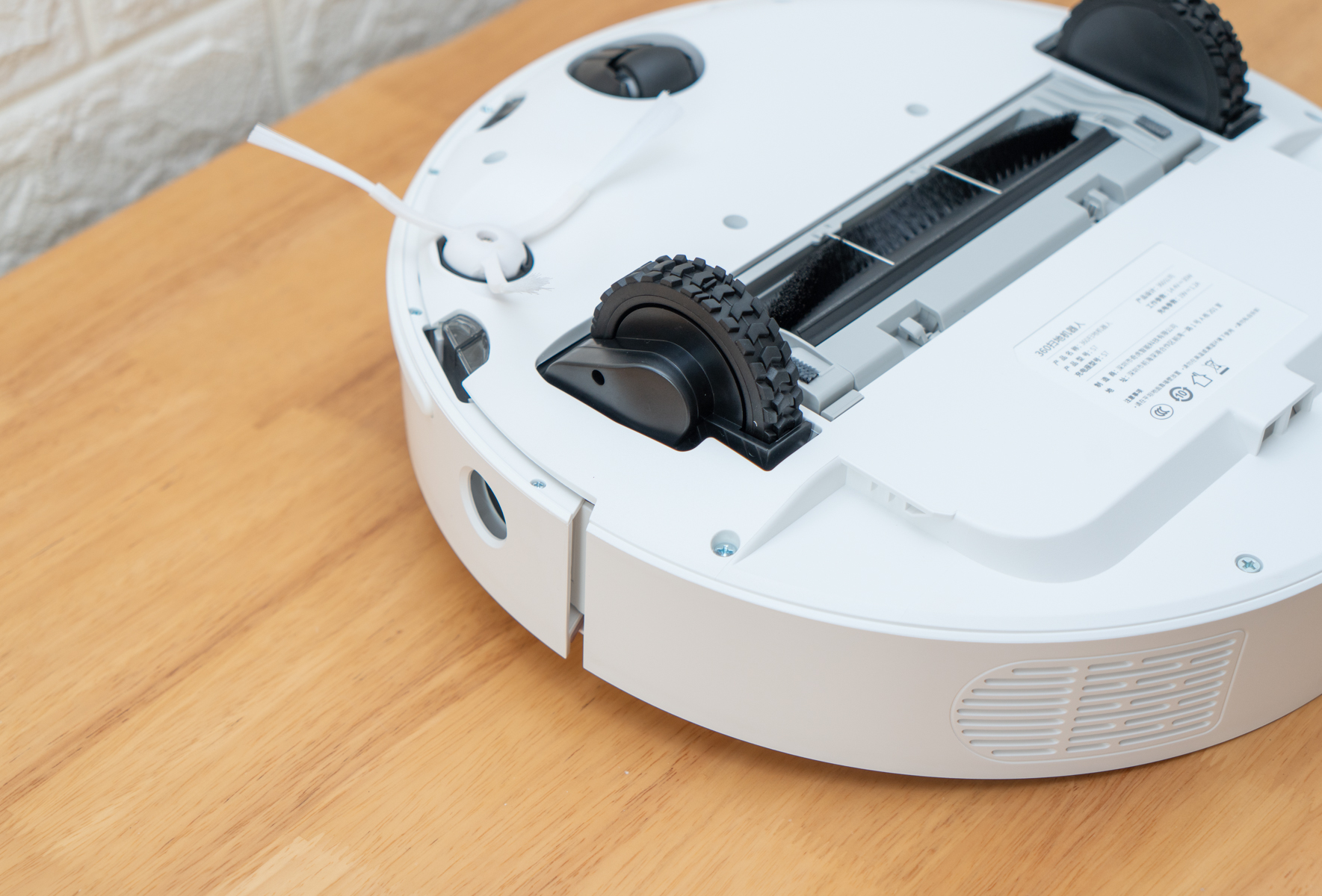 不仅有电脑安全卫士，还有家庭清洁卫士，360扫地机器人s7测评