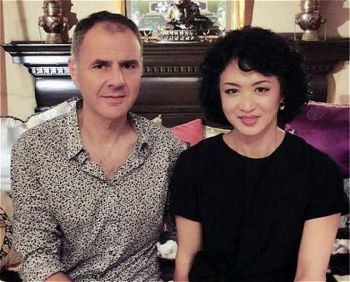 54岁的金星为啥变成男儿身,28岁金星从男性变成女性