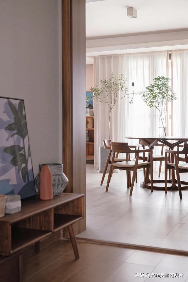 原木风吊顶效果图客厅简约,简约原木风