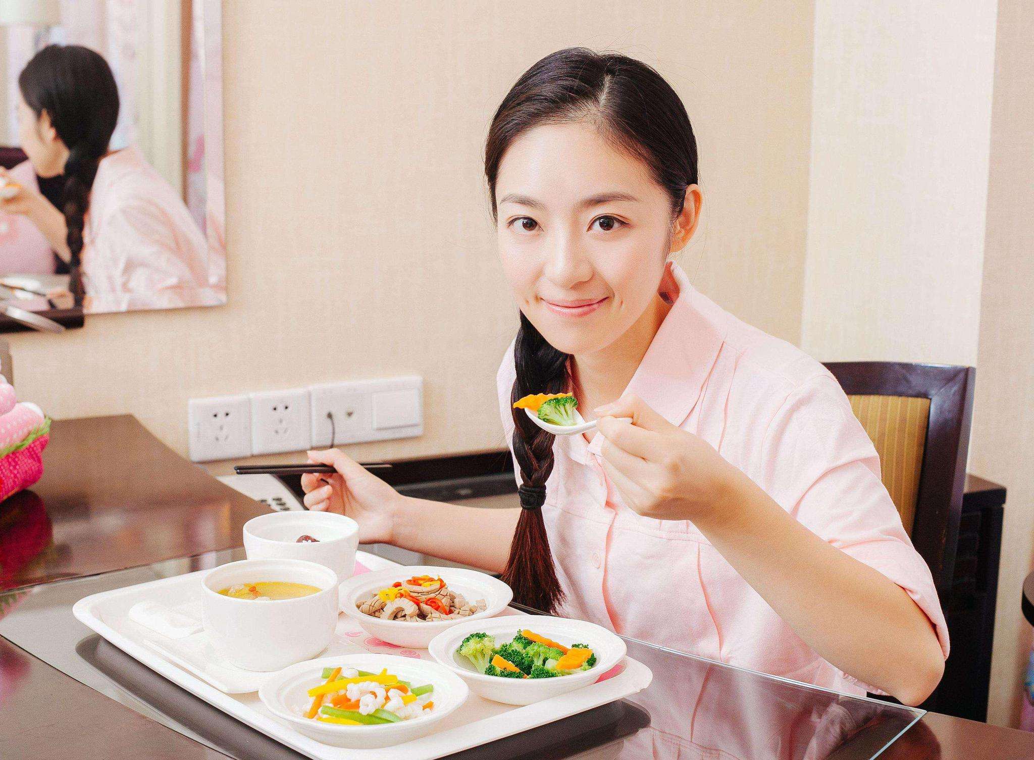 妈妈臀和胯怎么区分,少女胯和产妇胯有什么不同