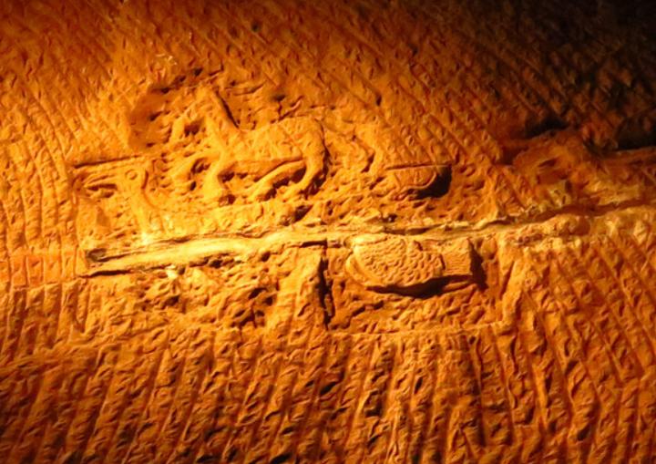 杭州发现神秘水潭,浙江发现神秘池塘水底现神秘宫殿