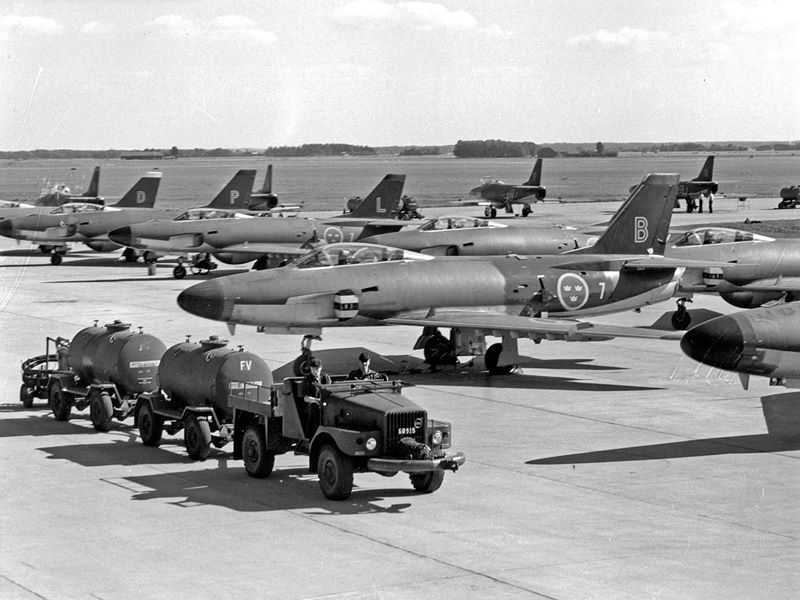 空中“多面手”，承前启后的瑞典“铁翼”——Saab-32战斗/攻击机