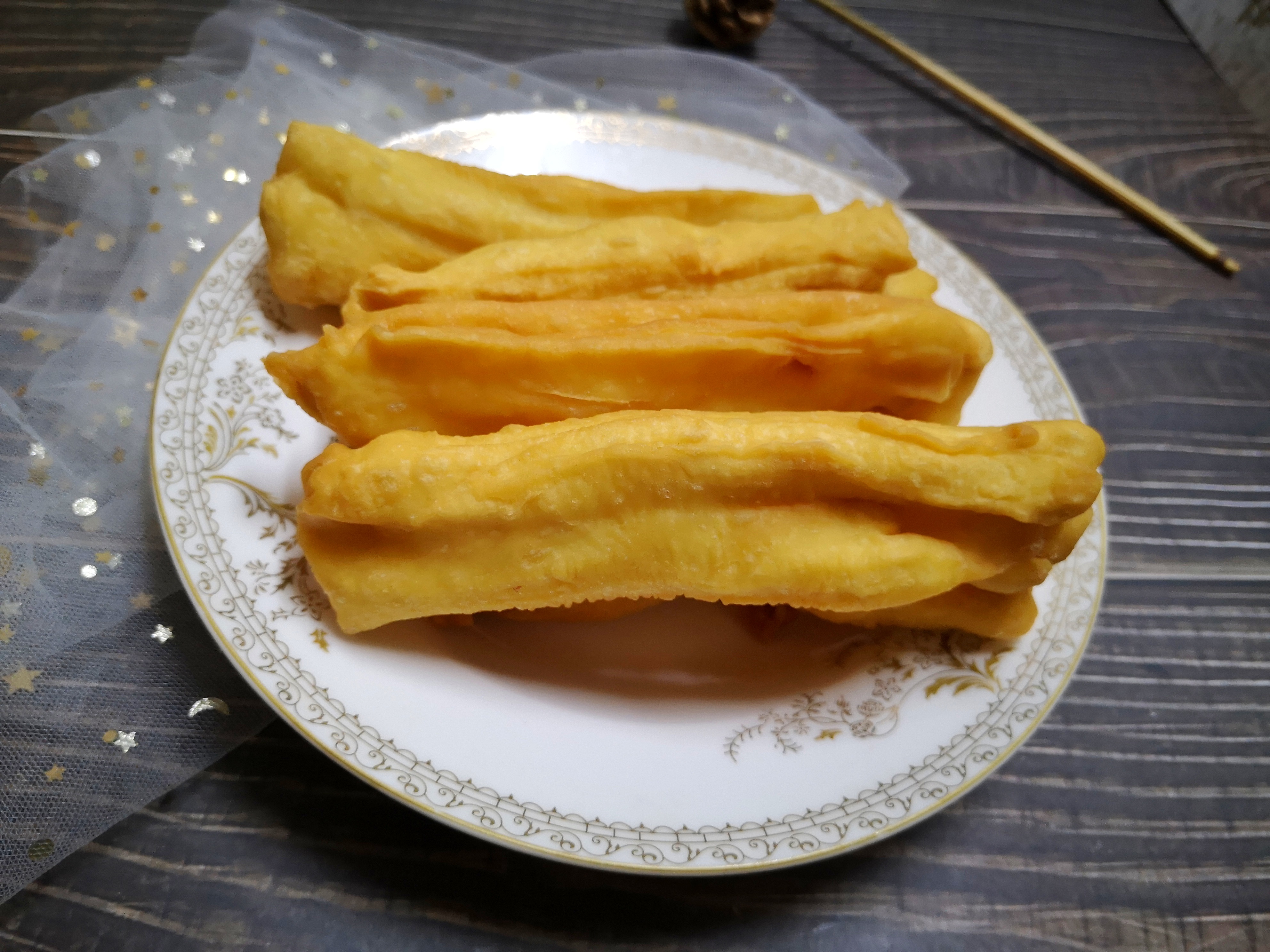 在家炸油条总是很硬？按照这个配方来，油条酥脆比卖的还要香