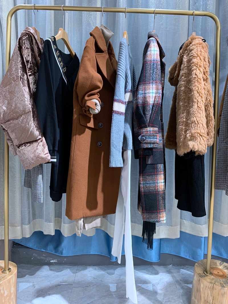 想入手女装直播带货怎么做,想做女装直播怎么做