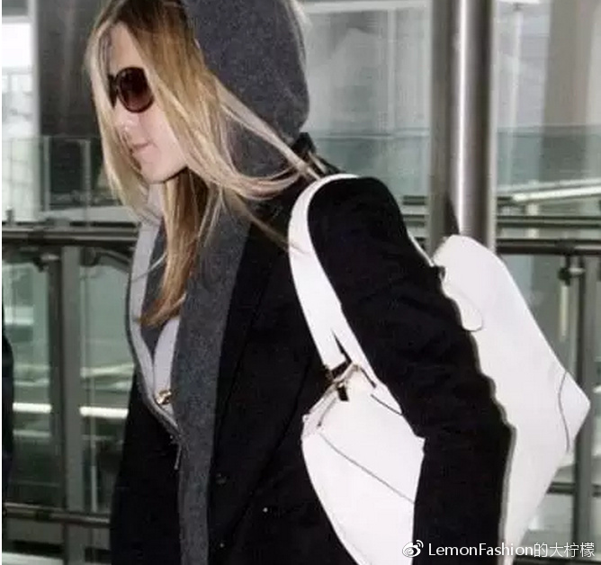 valextra意大利跟中国价格对比,valextra是奢侈品牌么