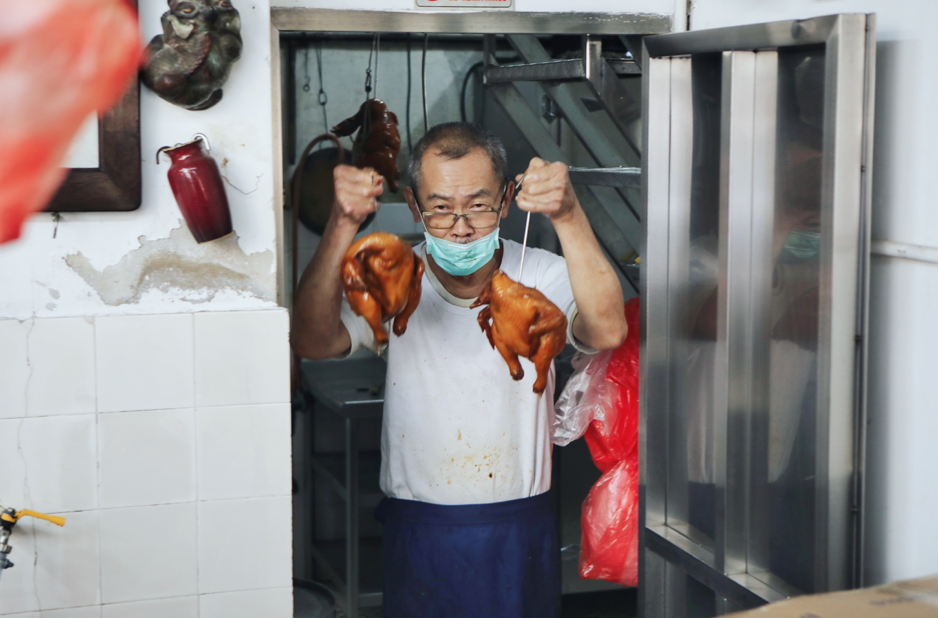 澳门有一条著名的手信老街,澳门必去的老街