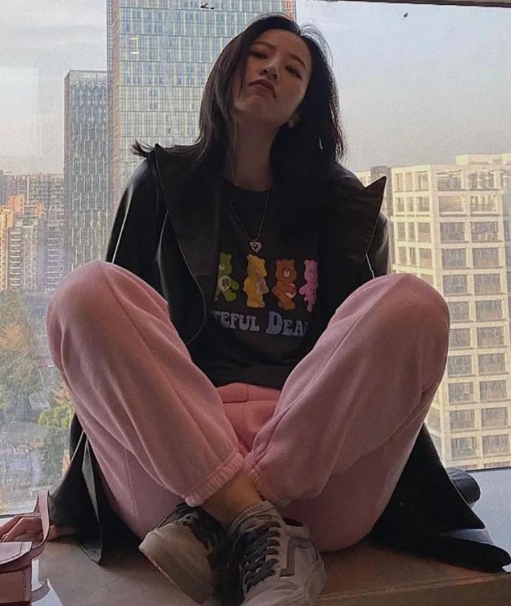 周雨彤冠军卫衣,周雨彤万斯同款