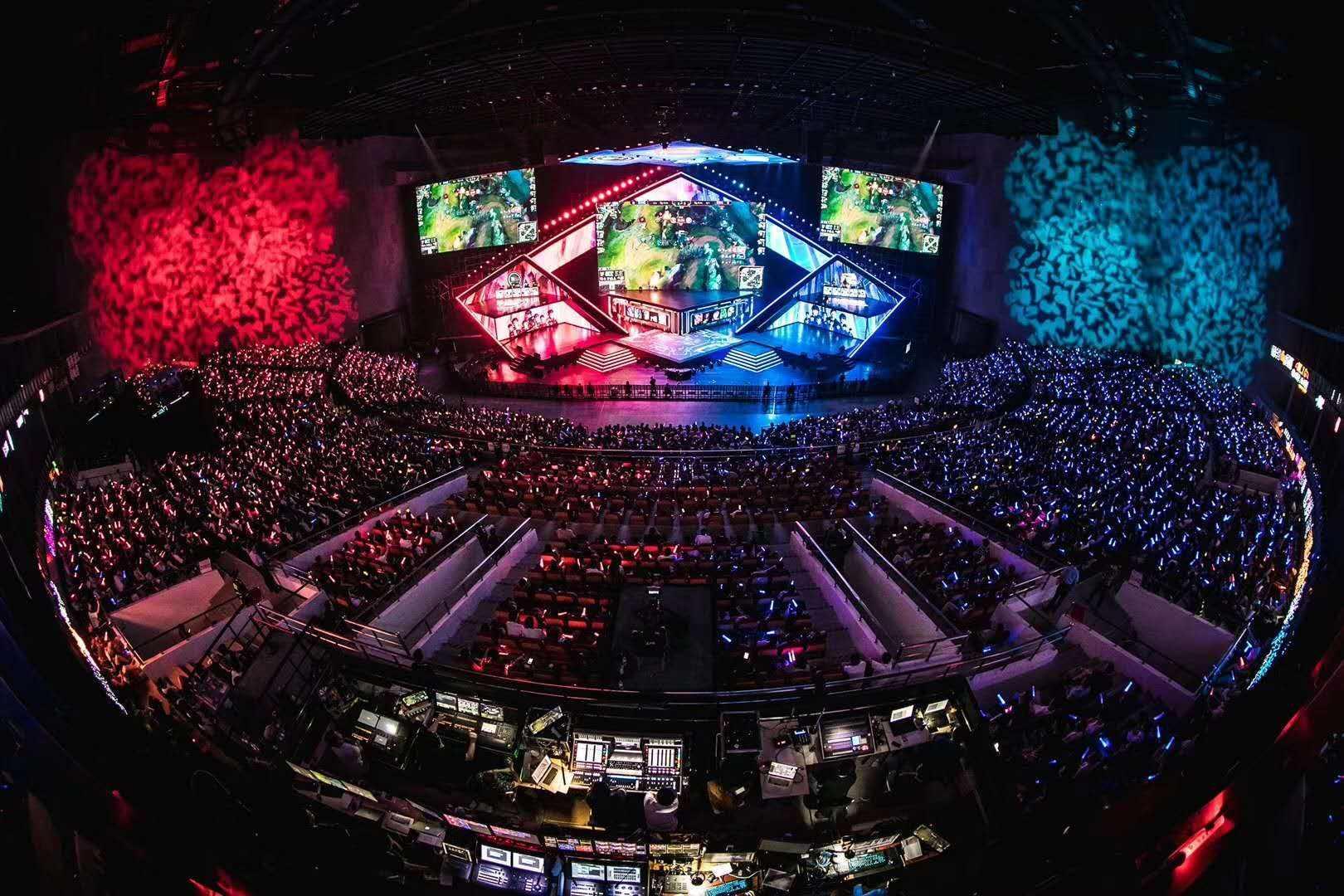 英雄联盟公布职业比赛大内幕，手游LOL国服要来了？