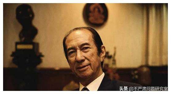 澳门赌王何鸿燊靠什么起家,澳门何鸿燊起家之路