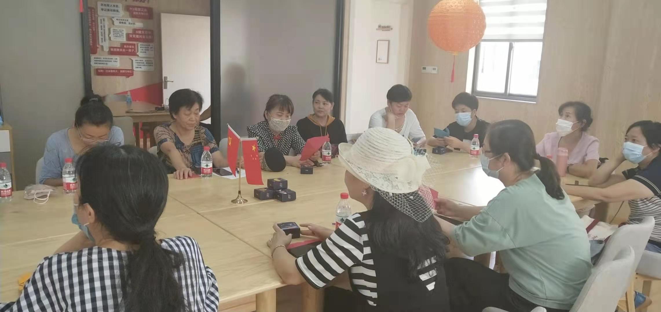 中秋遇上国庆手工花灯,中秋节亲手做一个玉兔花灯