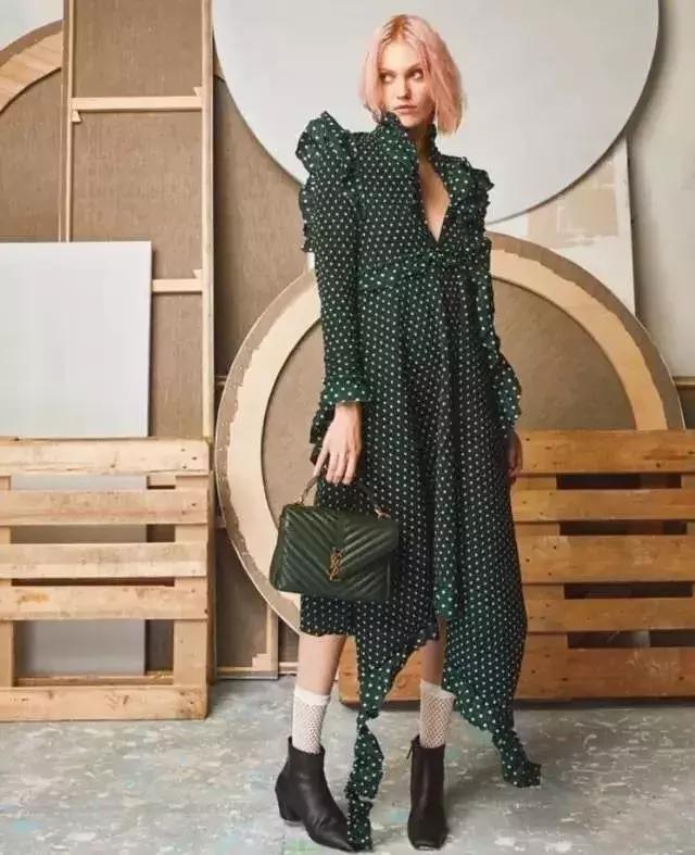 ysl和lv邮差包哪个更好,chanel和ysl包哪个好