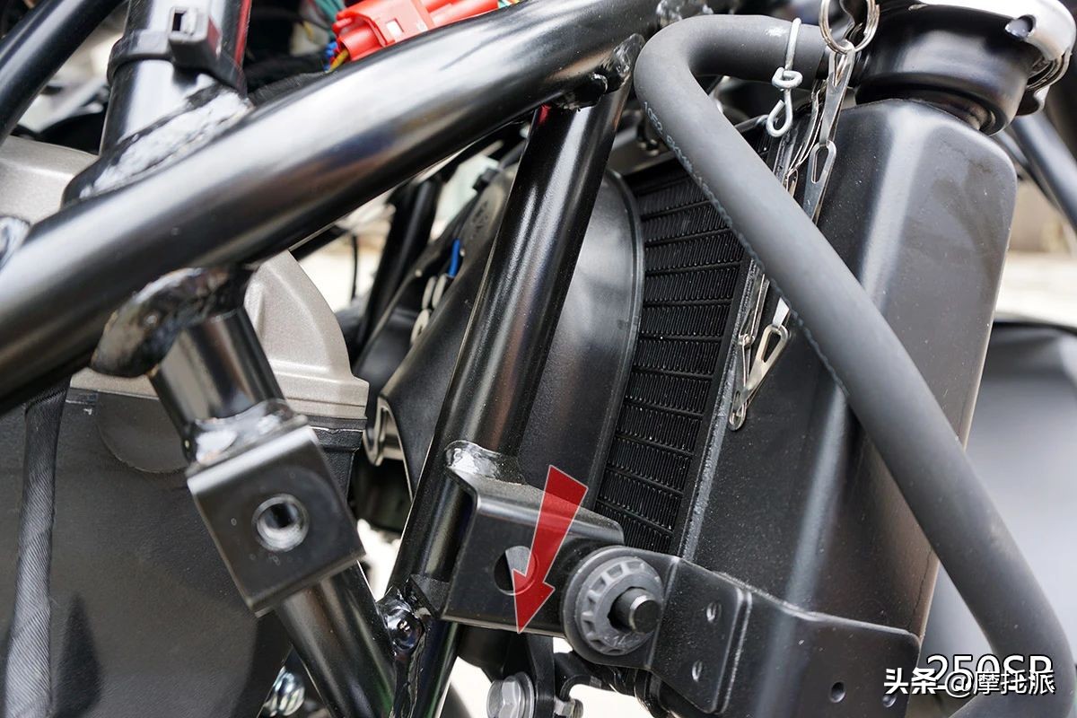 豁车有理，拆车无罪：GPR150灵魂对决250SR