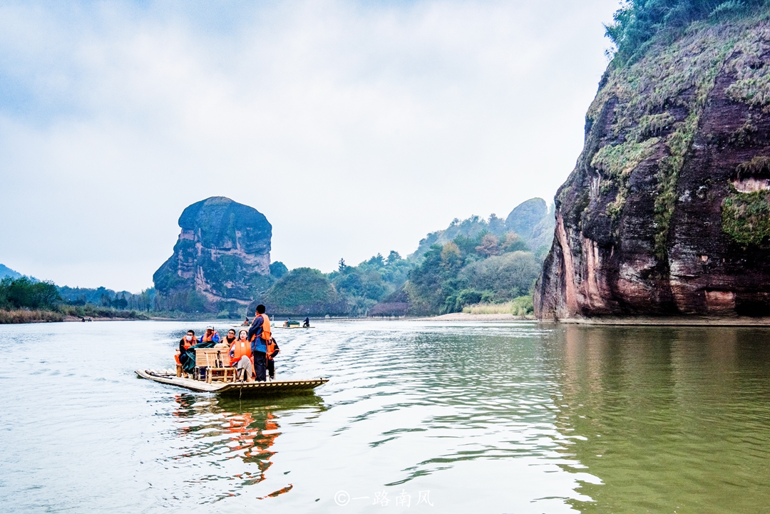 龙虎山悬棺千年古尸,龙虎山悬崖墓葬在哪里