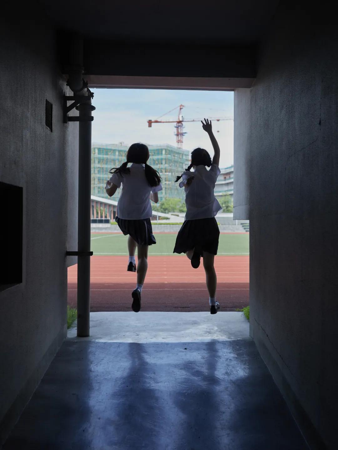 毕业照自己拍全身合成,毕业照自己拍怎么拍