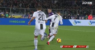 c罗里程碑之夜继续刷新纪录,c罗全场欢呼插兜走