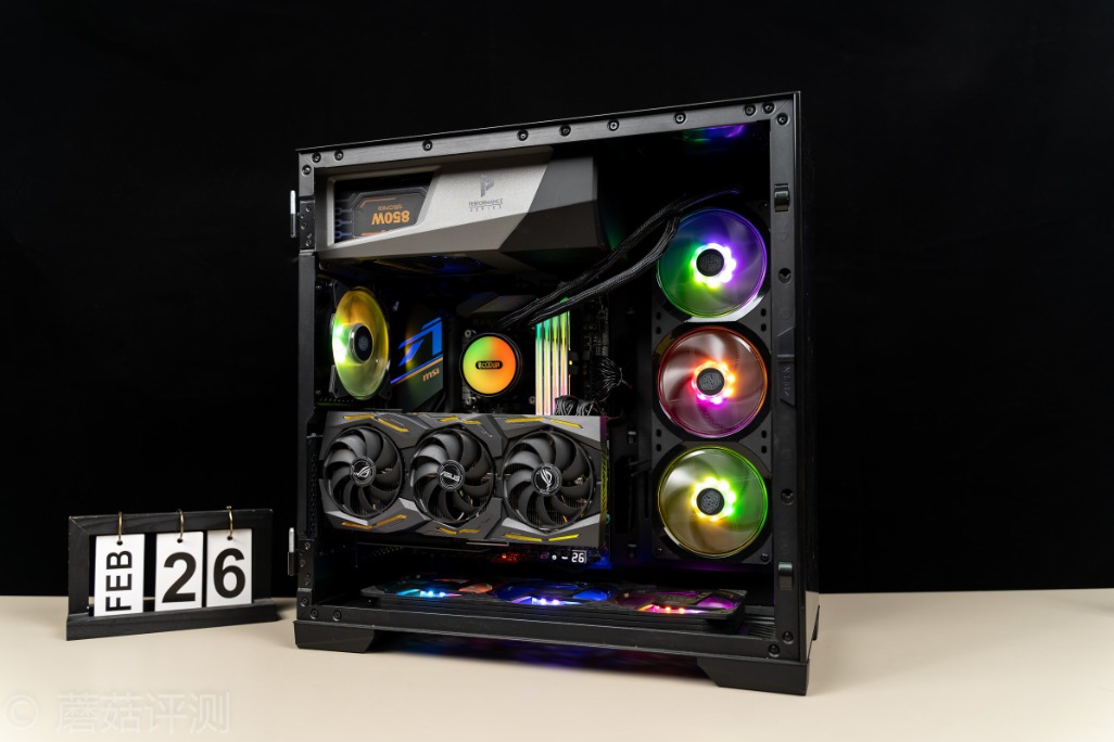 颜值和性能都很能打、扎达克SPARK台式机内存条评测