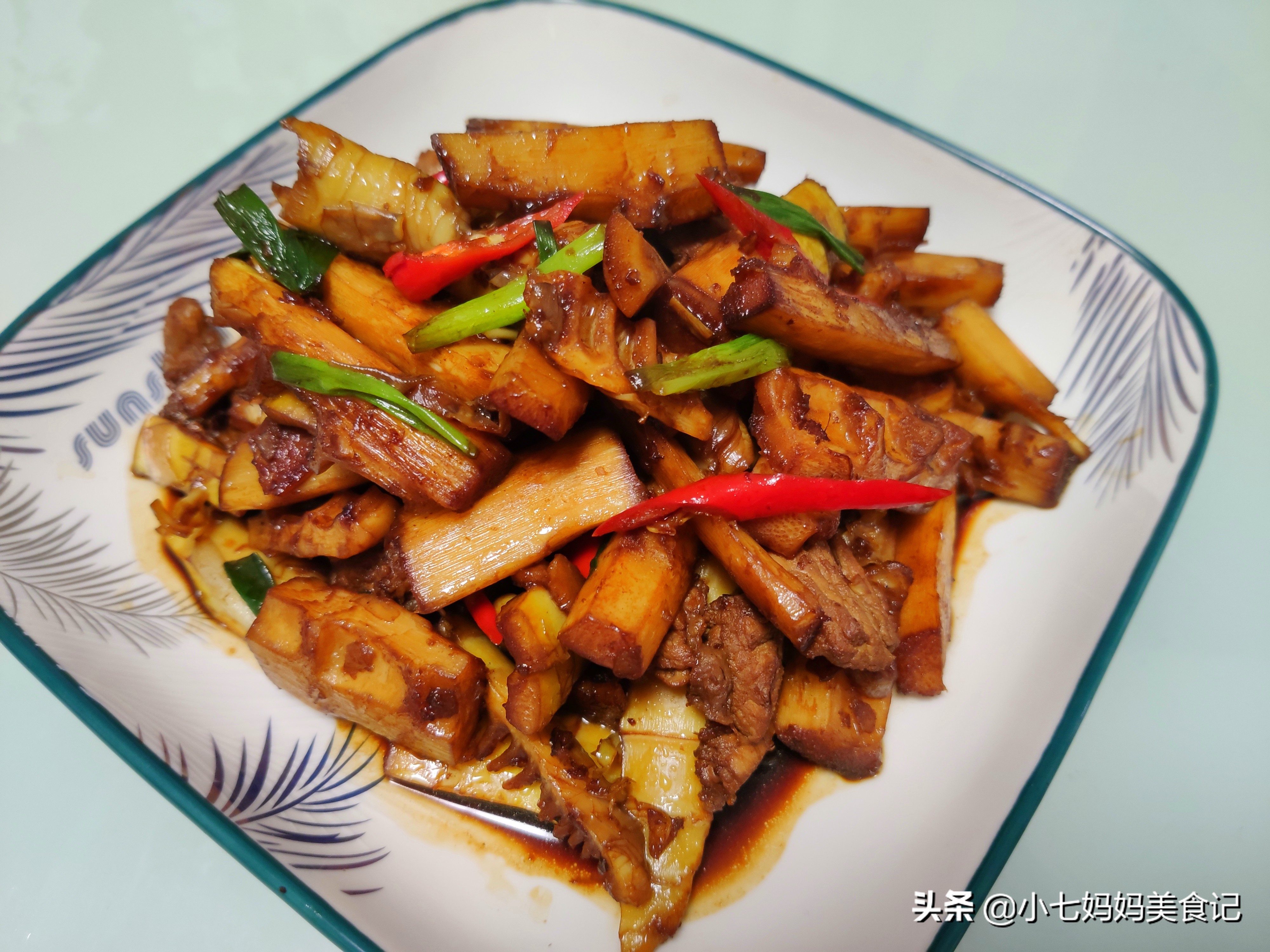 吃春笋的季节每餐饭都离不开它,这个季节吃春笋最嫩