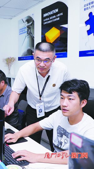 他脱下法袍走上“AI＋法律服务”赛道