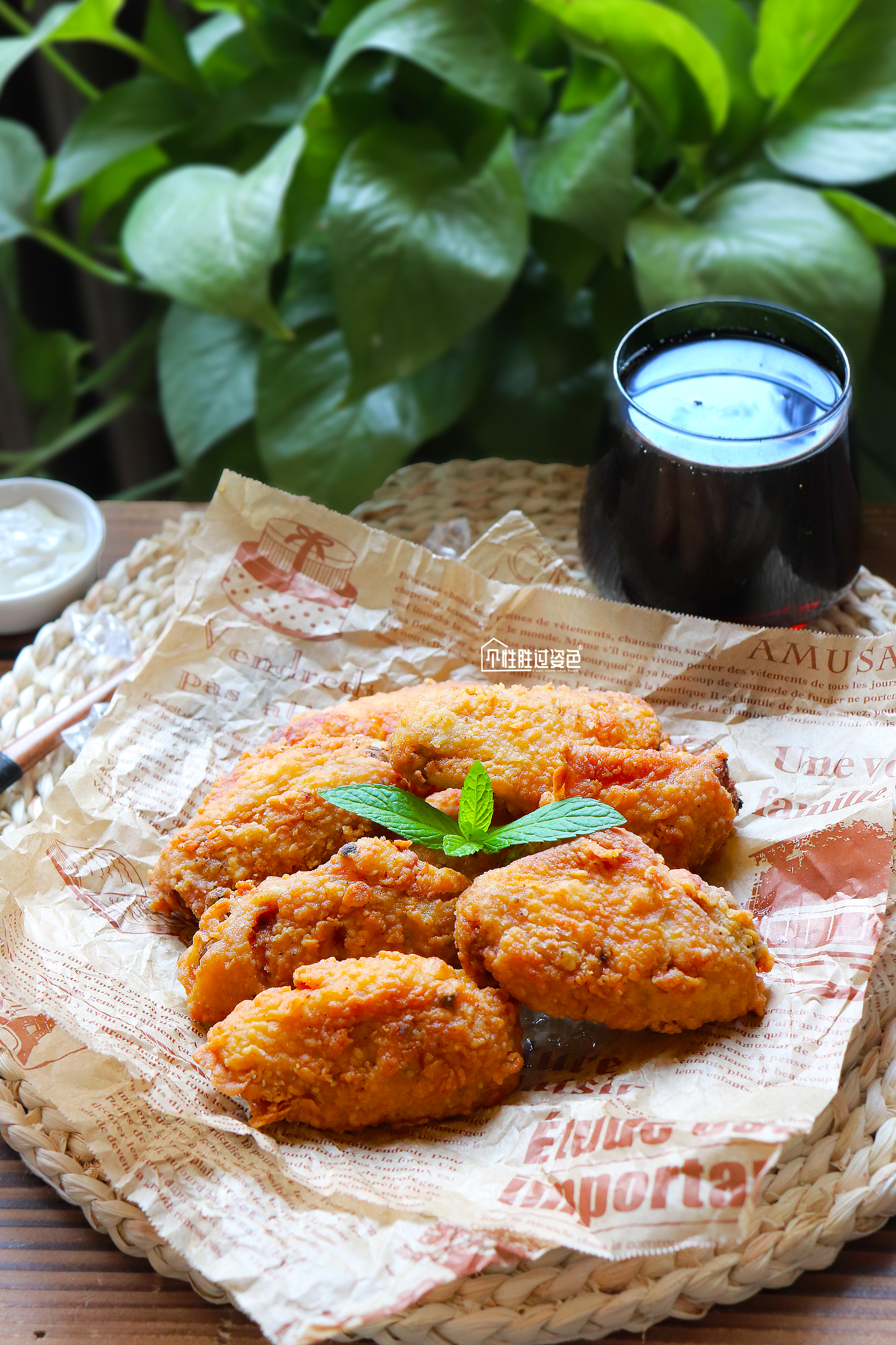 炸鸡翅面粉面包糠做法,炸鸡翅用淀粉还是面粉还是面包糠