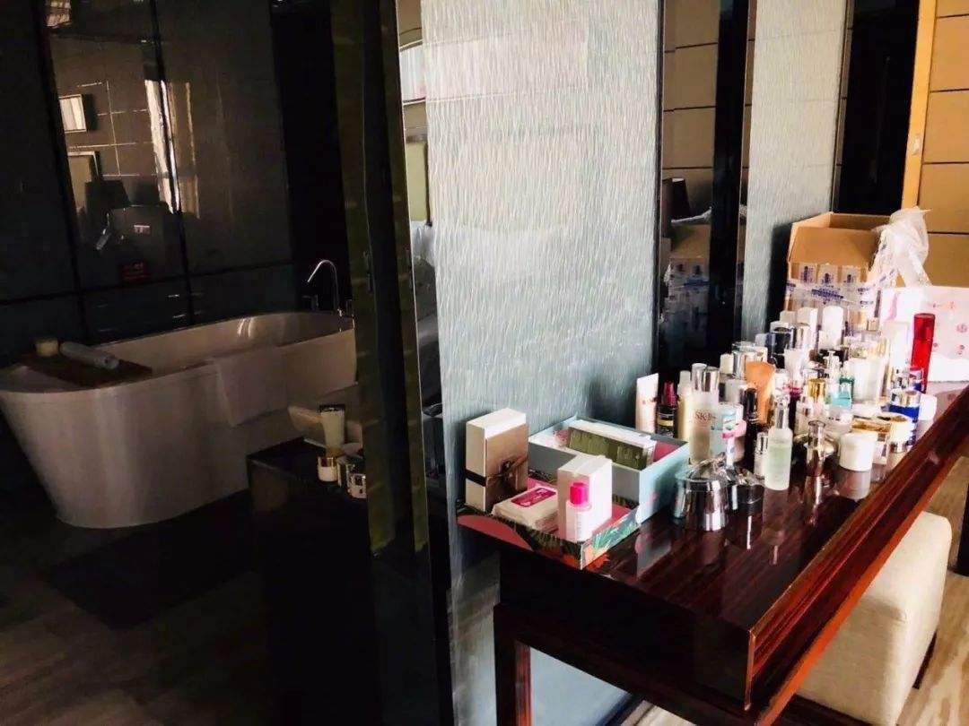 雅顿金胶护肤品测评,雅顿金胶真的那么好吗