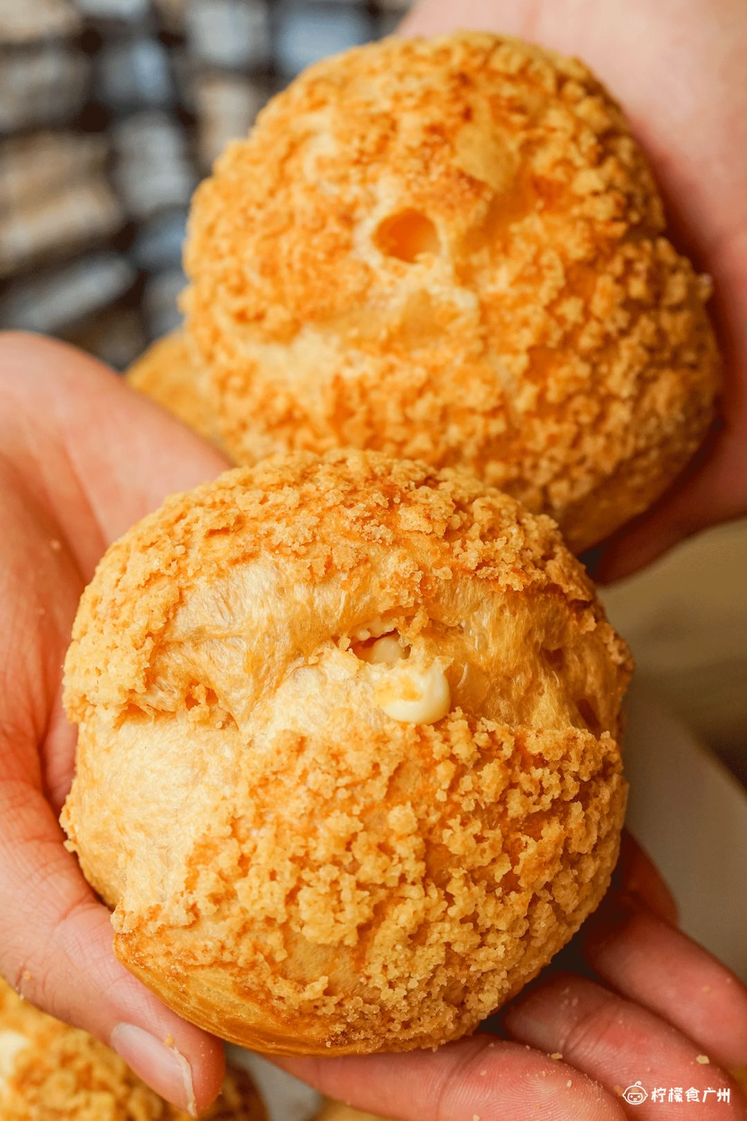 冰淇淋泡芙，3块钱1个，嘿嘿