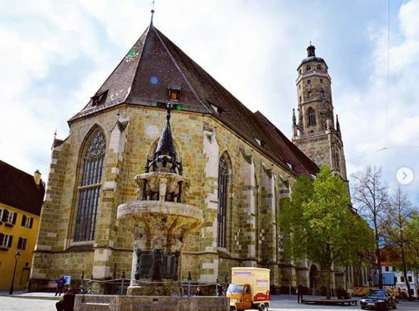 陨石撞出最贵小镇！城墙内镶“7.2万吨钻石”闪闪发光