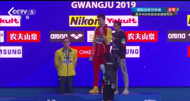 何必用爱国绑架争议？