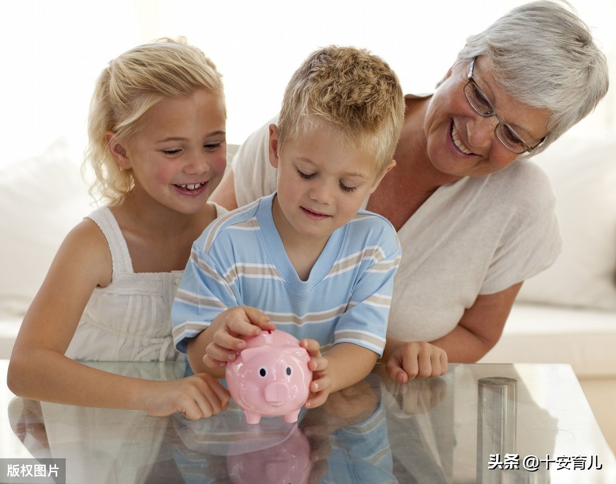 孩子偷偷拿妈妈的钱该怎么教育,小孩偷偷拿妈妈钱怎么办