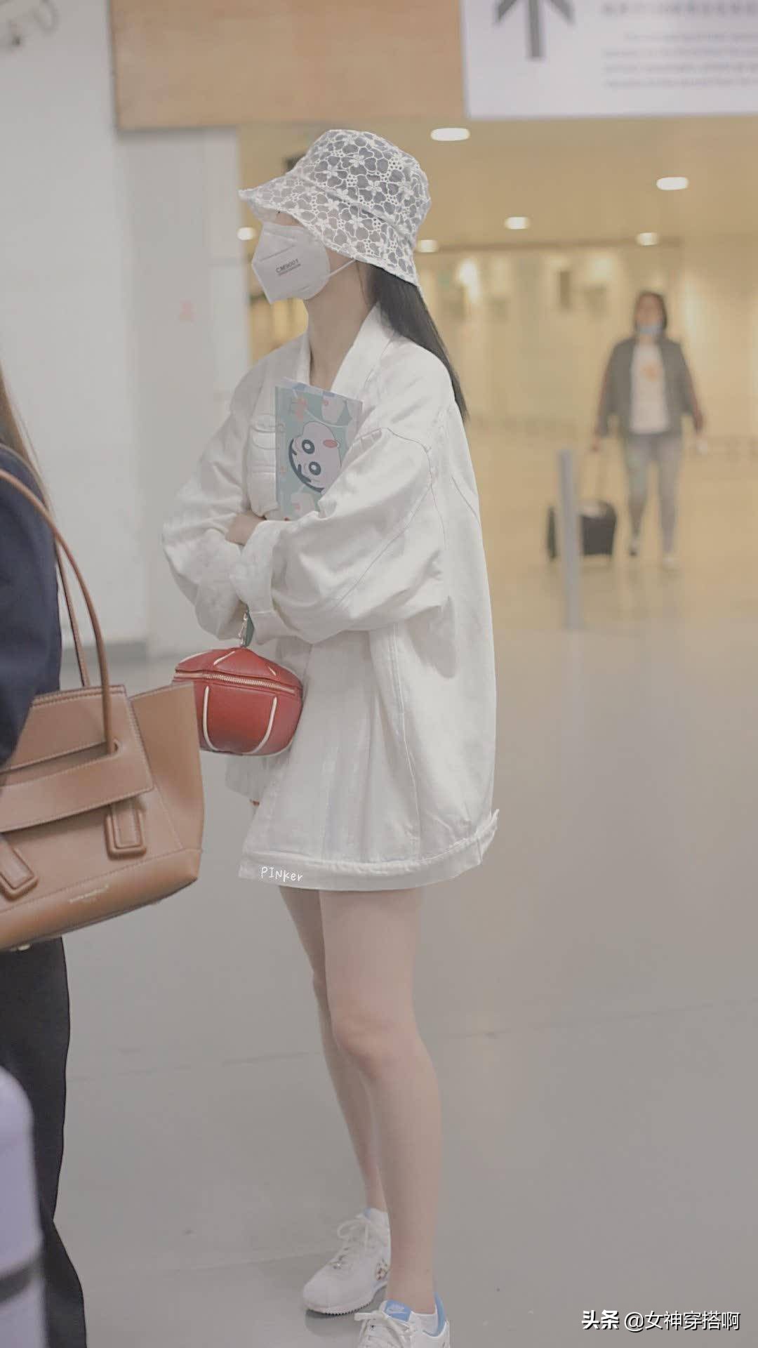 别再穿土气的红袜子,女士黑袜好穿又好搭