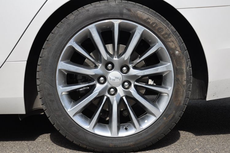 凯迪拉克ct6试驾19款视频麋鹿测试,2022款凯迪拉克ct6试驾视频